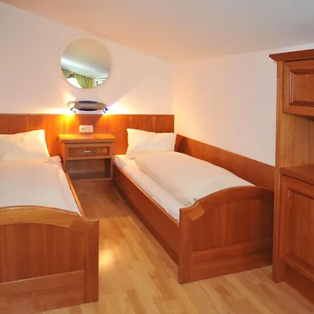 Tirolerhaus Апартаменты *