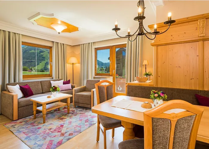 Tirolerhaus Апартаменты Кёссен